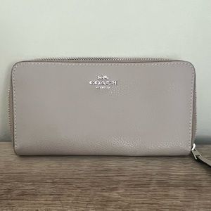 Coach F16612 zip around wallet